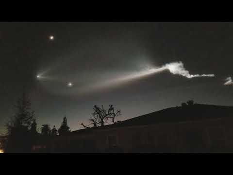 SpaceX Iridium-4 Launch lights up the sky at Arcadia, California