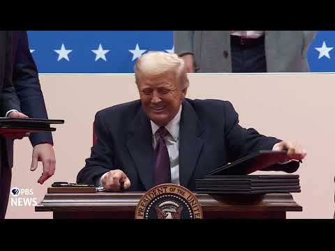 WATCH: Trump signs 8 executive orders onstage after inaugural parade | Trump 2025 Inauguration